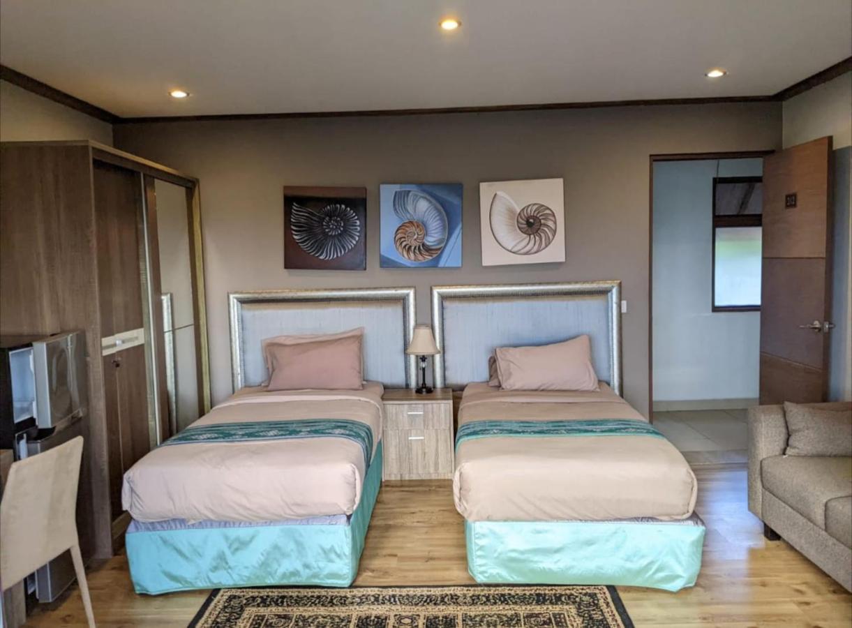 Puri Sabina Bed & Breakfast Jimbaran  Exterior photo