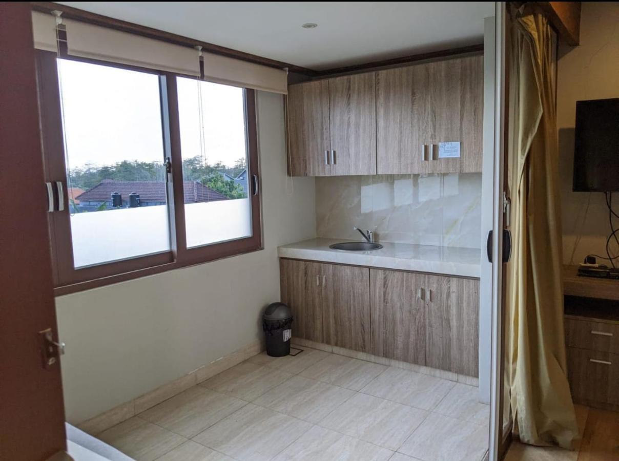 Puri Sabina Bed & Breakfast Jimbaran  Exterior photo