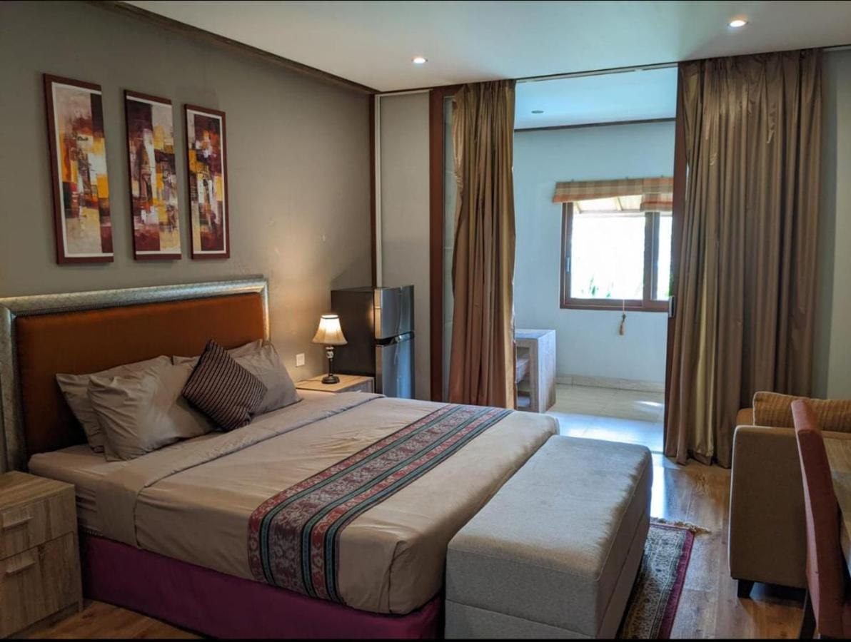 Puri Sabina Bed & Breakfast Jimbaran  Exterior photo