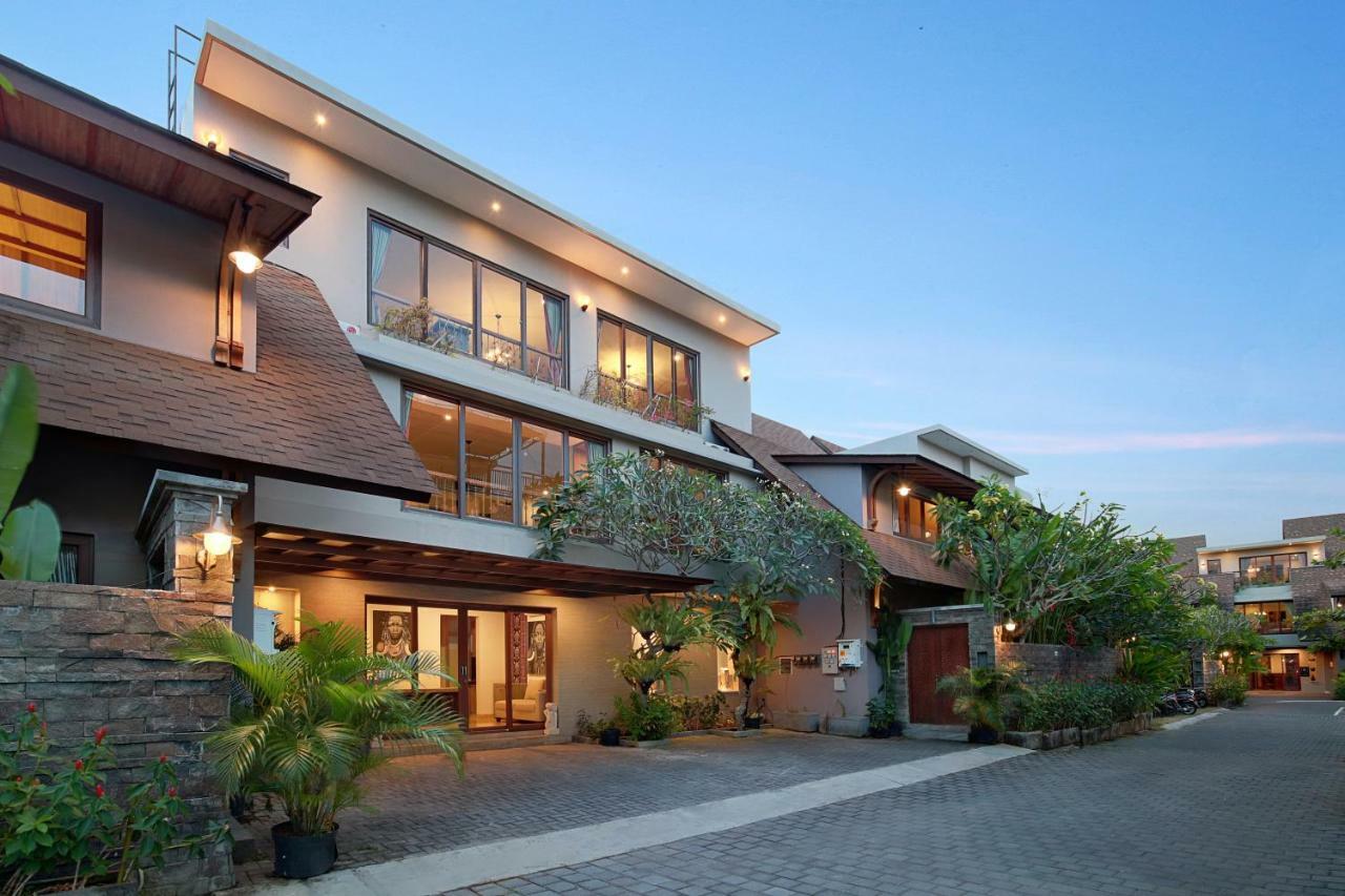 Puri Sabina Bed & Breakfast Jimbaran  Exterior photo