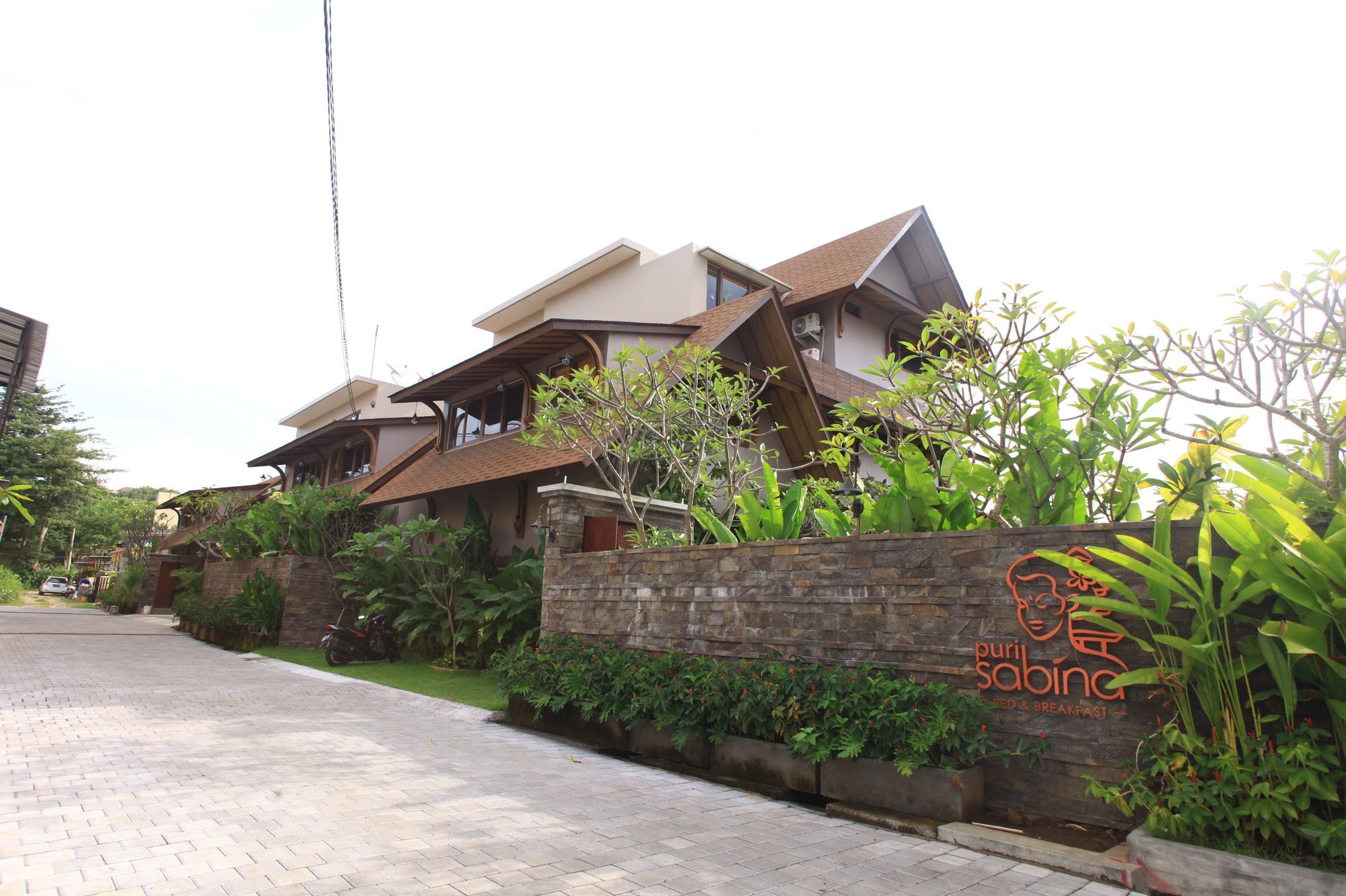 Puri Sabina Bed & Breakfast Jimbaran  Exterior photo