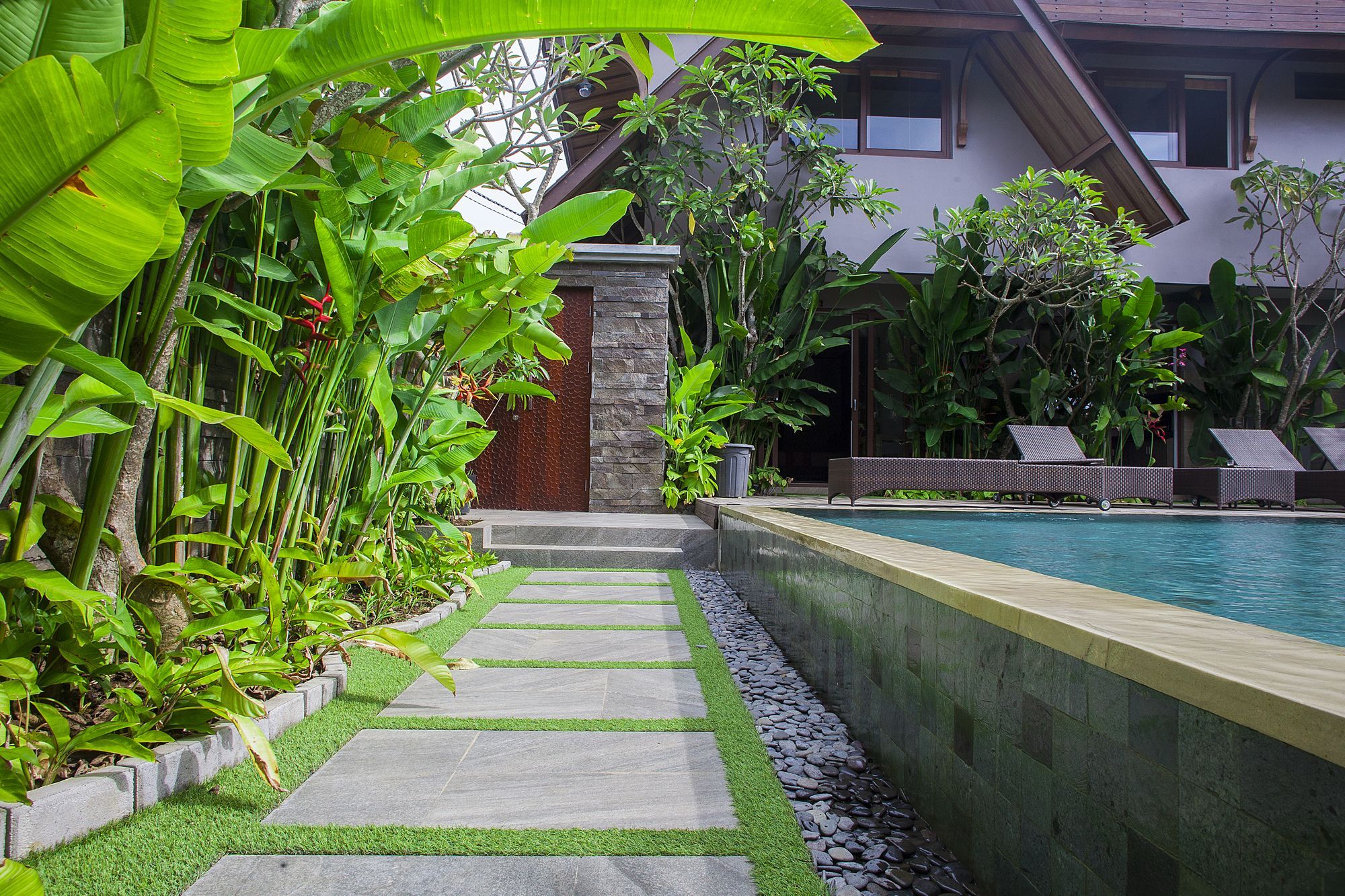 Puri Sabina Bed & Breakfast Jimbaran  Exterior photo